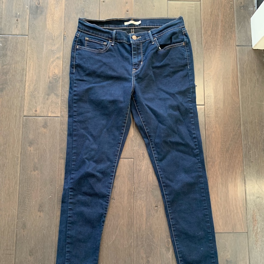 Levis size 31 710 Super Skinny Dark Blue Jean